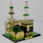 ⁦مجسم زجاجي مكون من القبة الخضراء و الكعبة المشّرّفة ومنارات الحرمين⁩ - الصورة ⁦2⁩