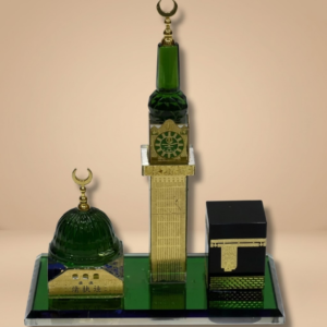 مجسم الكعبه وبرج الساعة والقبة الخضراء