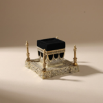 Kaaba avec quatre balises