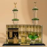 Model kaca Ka'bah dengan nama Allah Ta'ala