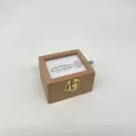 Kotak Musik Hari Yayasan (Kayu) - Gambar 4