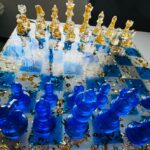 رنگوں اور سونے یا چاندی کے پتوں کے ساتھ رال شطرنج - Image 7