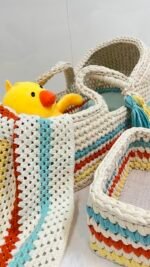 Set rajutan lengkap untuk bayi yang baru lahir - desain buatan tangan dengan warna-warna ceria - Gambar 4