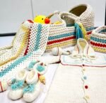 Set rajutan lengkap untuk bayi yang baru lahir - desain buatan tangan dengan warna-warna ceria