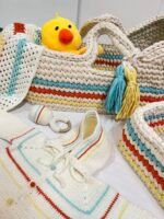 Set rajutan lengkap untuk bayi yang baru lahir - desain buatan tangan dengan warna-warna ceria - Gambar 3